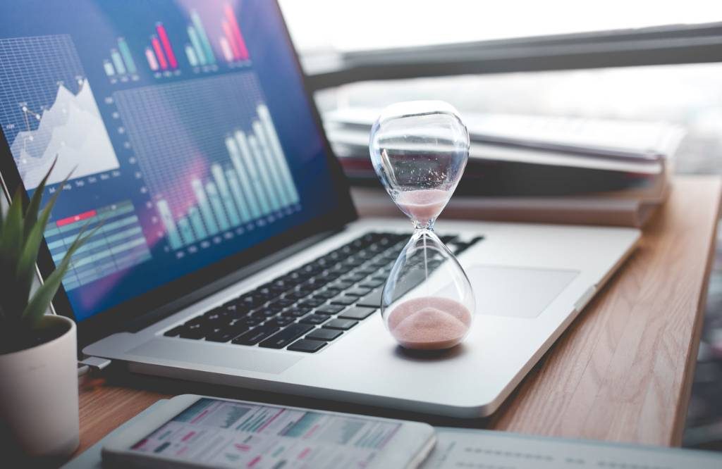 Combien de temps faut-il pour se positionner dans les SERPs ?